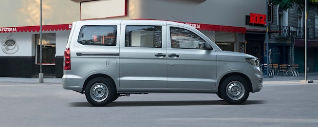 Disfruta el confort de la nueva Chevrolet N400 Pasajeros