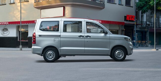 Disfruta el confort de la nueva Chevrolet N400 Pasajeros