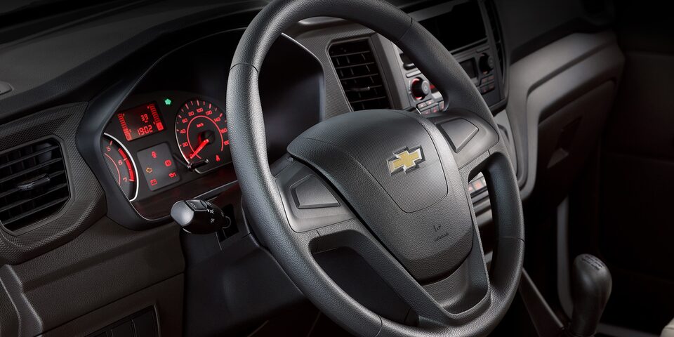 Trabaja seguro en tu Chevrolet N400 Cargo con airbag de conductor y acompañante