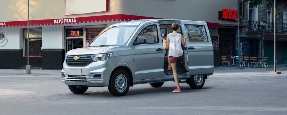 Chevrolet Colombia - N400 Pasajeros
