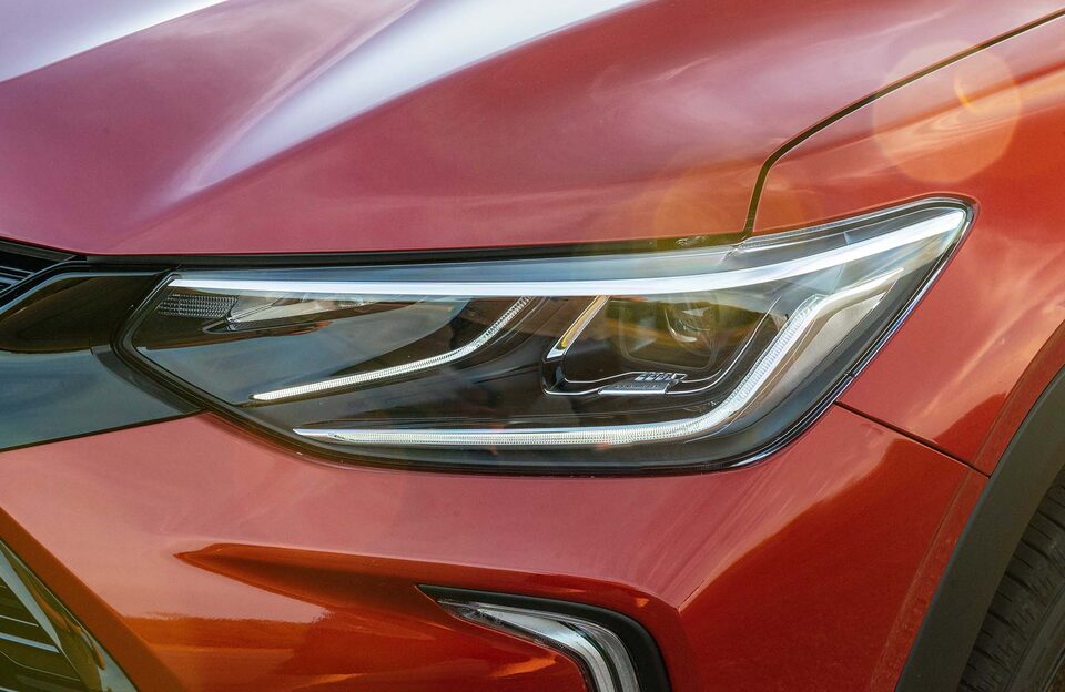 Chevrolet Tracker RS - Luces delanteras
