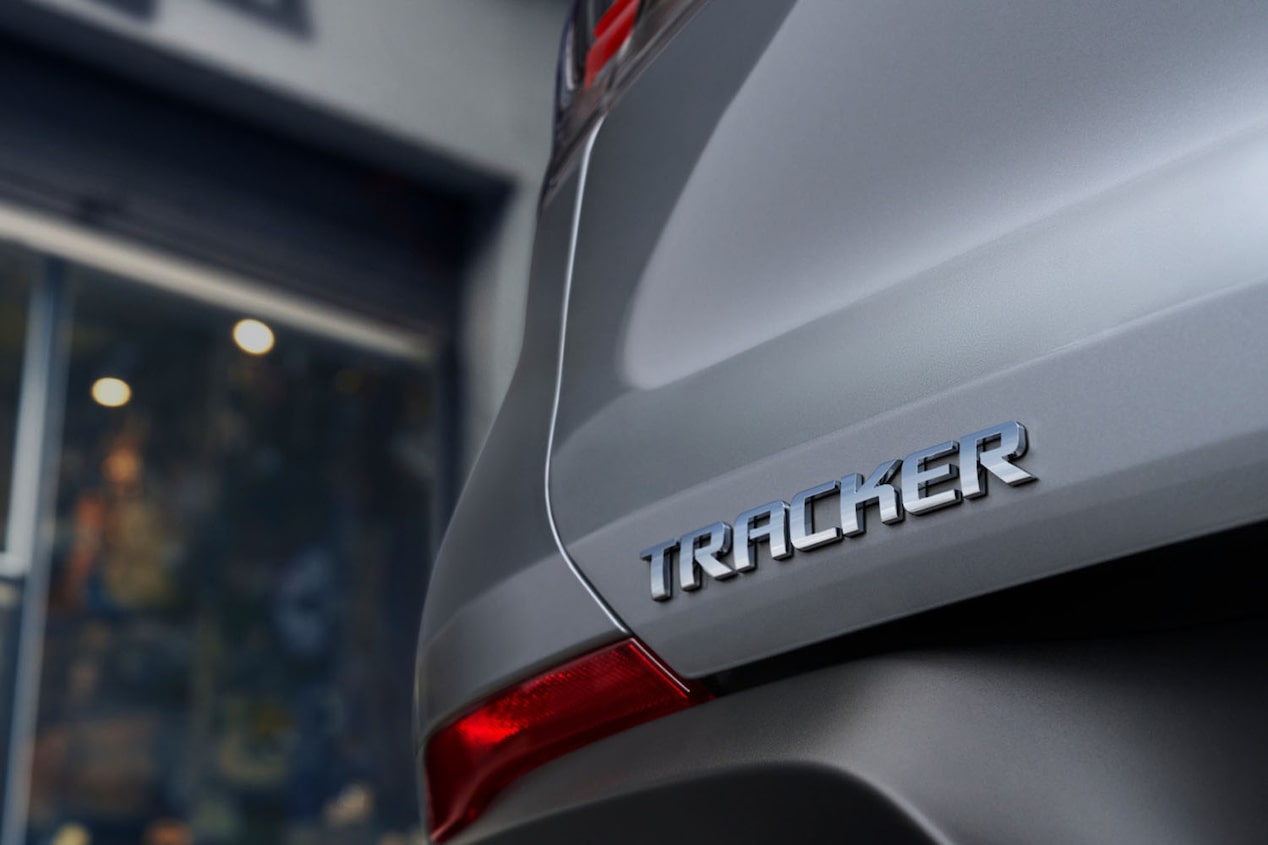 Detalle del emblema de la Chevrolet Tracker.