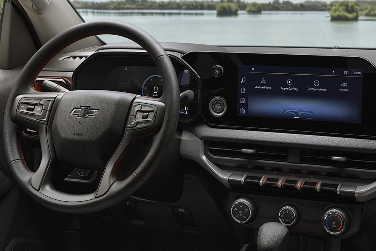 Vista completa del tablero digital de la Chevrolet Colorado.