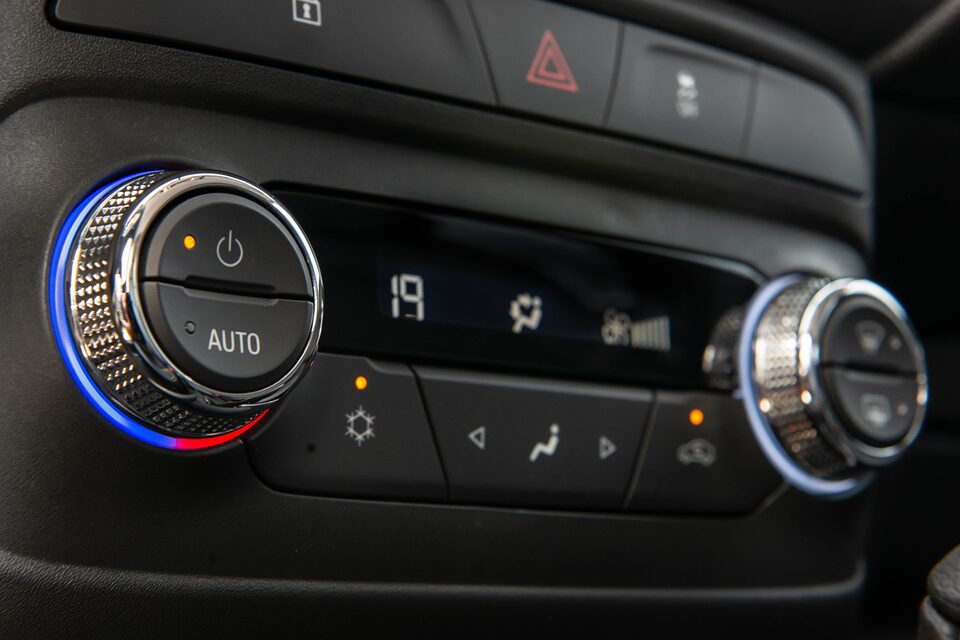 Detalle de los controles de la nueva camioneta Chevrolet Montana