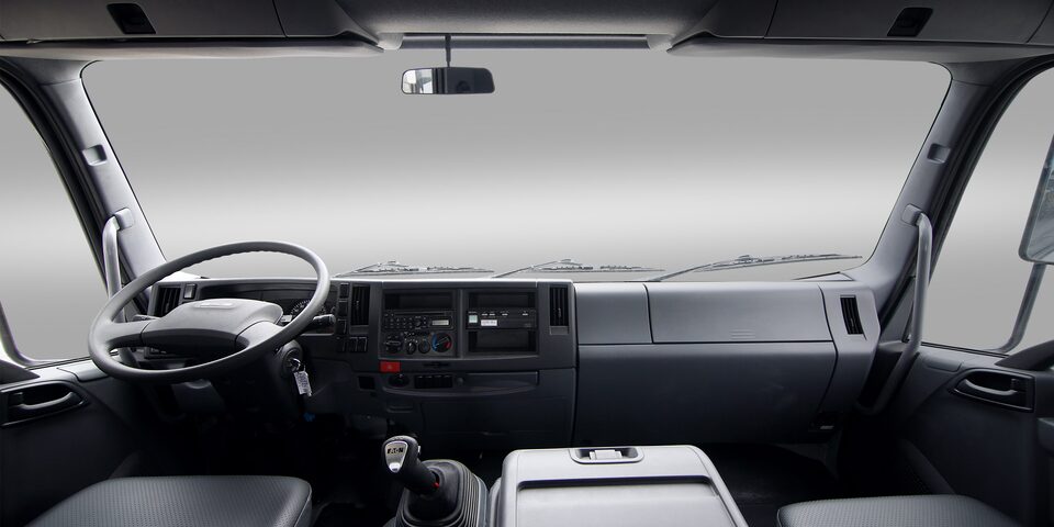 Vista interior camion Chevrolet FVR 1730 largo