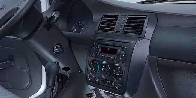 Chevrolet N300 - Tablero en el interior de tu van de carga
